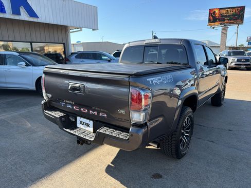 Used 2020 Toyota Tacoma TRD Sport w/ Technology Package AWD/4WD image 5