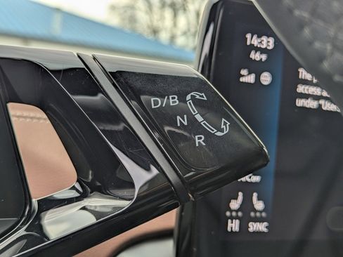 Certified 2022 Volkswagen ID.4 Pro S w/ Gradient Package image 16