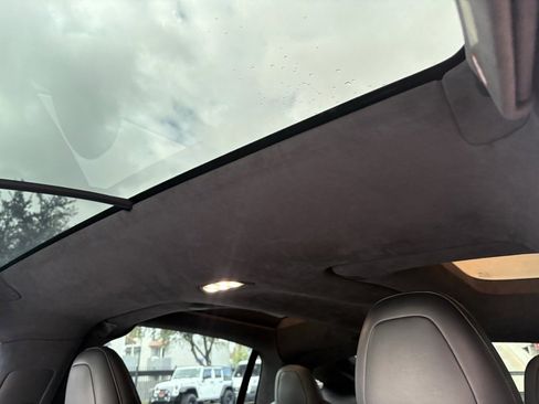 Used 2021 Tesla Model X Long Range image 10