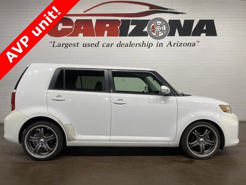 Used 2011 Scion xB image 1