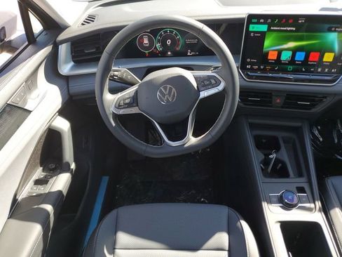 New 2026 Volkswagen Tiguan SE AWD/4WD image 11