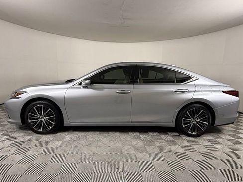 Used 2025 Lexus ES 350 w/ Premium Package FWD image 3