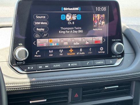 Used 2025 Nissan Rogue SV FWD image 24