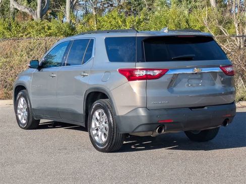 Used 2019 Chevrolet Traverse LT image 3