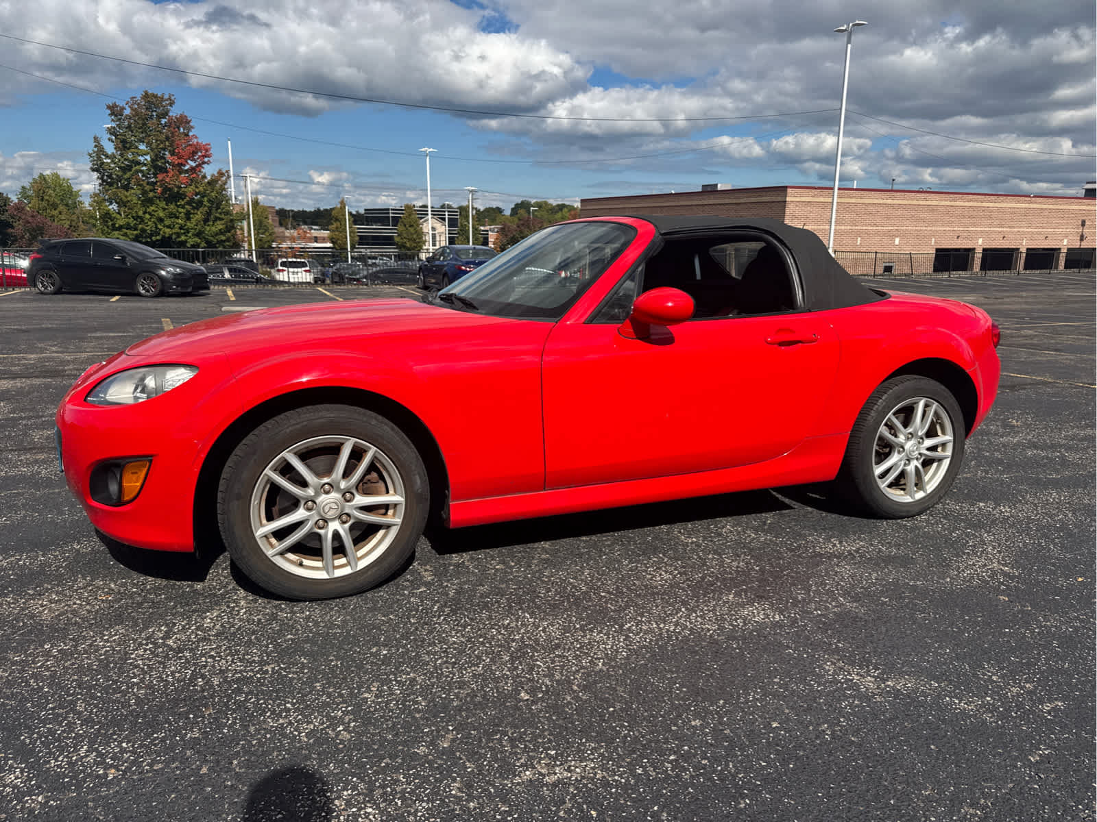 Used 2011 MAZDA MX-5 Miata Sport RWD image 3