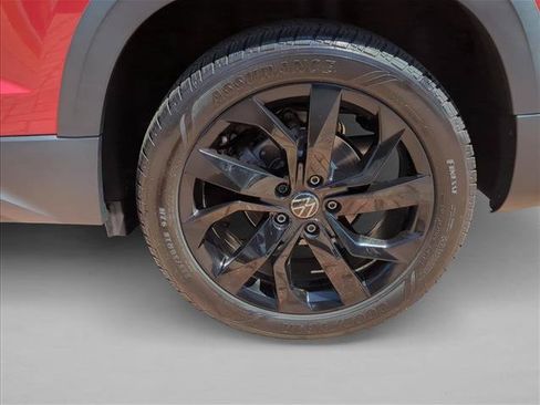 Used 2022 Volkswagen Taos SEL w/ Panoramic Sunroof Package FWD image 13