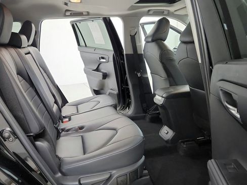 Certified 2024 Toyota Highlander XLE AWD/4WD image 28