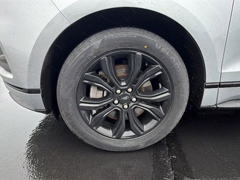 Used 2022 Ford Edge SE w/ Black Appearance Package image 10