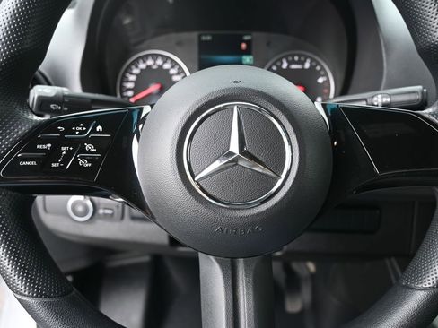 Used 2025 Mercedes-Benz Sprinter 2500 image 28