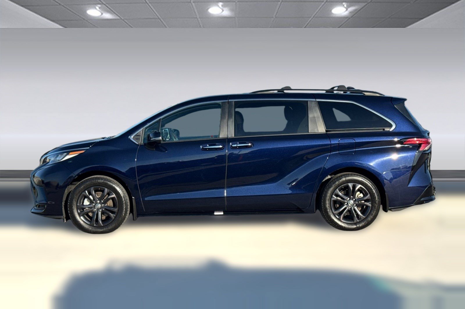 Certified 2024 Toyota Sienna XSE w/ XSE Premium Package AWD/4WD image 2