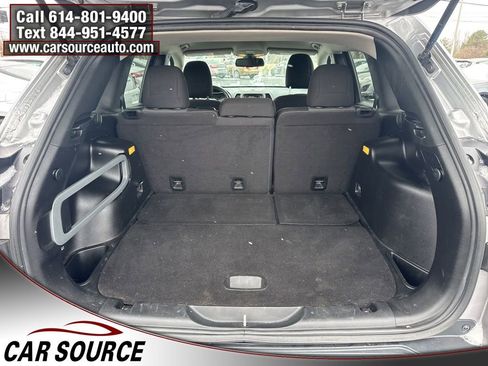 Used 2016 Jeep Cherokee Sport w/ Cold Weather Group image 29