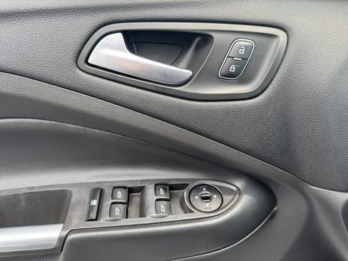 Used 2018 Ford Escape SE FWD image 20