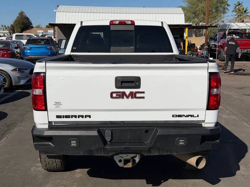 Used 2019 GMC Sierra 2500 Denali w/ Duramax Plus Package AWD/4WD image 7