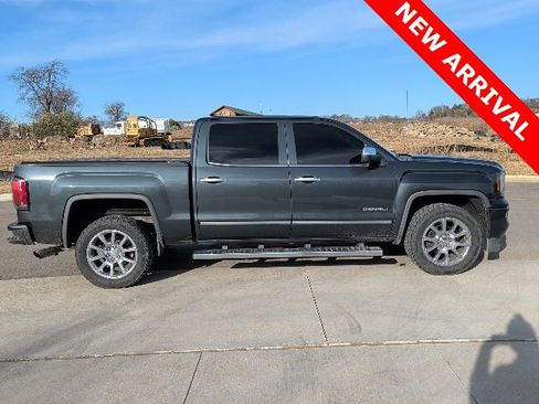 Used 2017 GMC Sierra 1500 Denali image 2