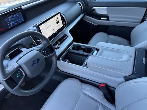 Certified 2025 Ford Expedition Max Active image 11