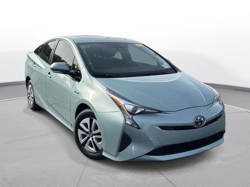 Used 2018 Toyota Prius Four w/ Advanced Technology Package image 4
