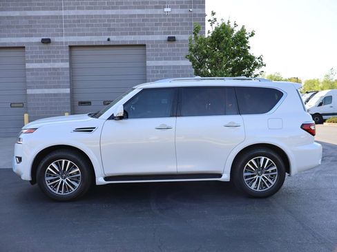 Used 2024 Nissan Armada SL w/ Captain's Chairs Package AWD/4WD image 5