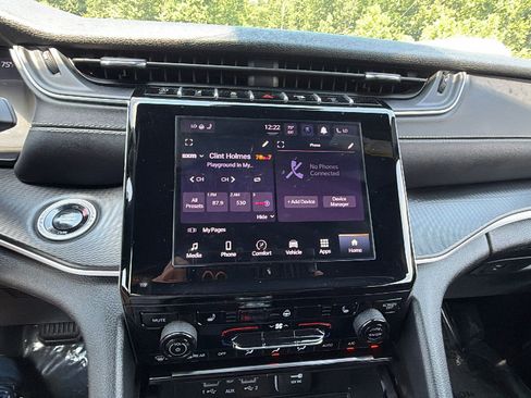 Certified 2025 Jeep Grand Cherokee Altitude AWD/4WD image 33
