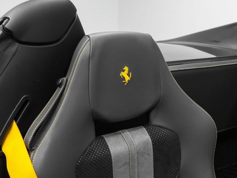 Certified 2022 Ferrari F8 Tributo RWD image 27