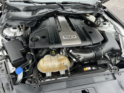 Used 2018 Ford Mustang GT Premium w/ Equipment Group 401A RWD image 26