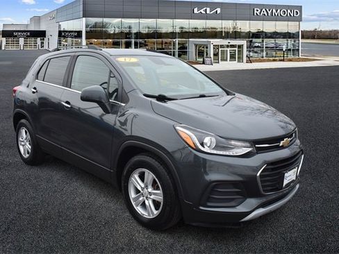 Used 2017 Chevrolet Trax LT w/ LT Convenience Package image 1