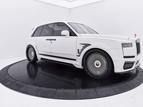 Used 2026 Rolls-Royce Cullinan AWD/4WD image 25