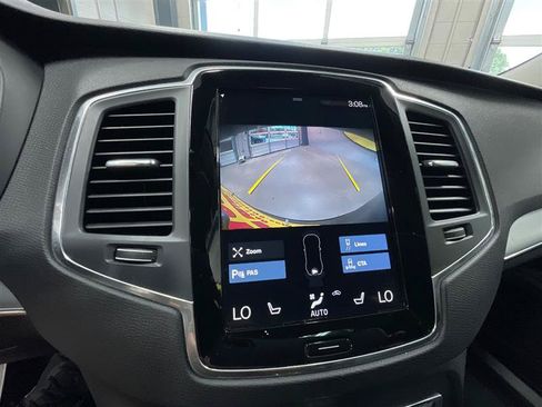 Used 2022 Volvo XC90 T5 Momentum AWD/4WD image 21