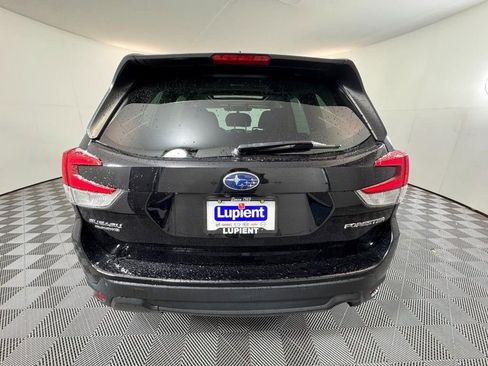 Used 2022 Subaru Forester Premium image 5
