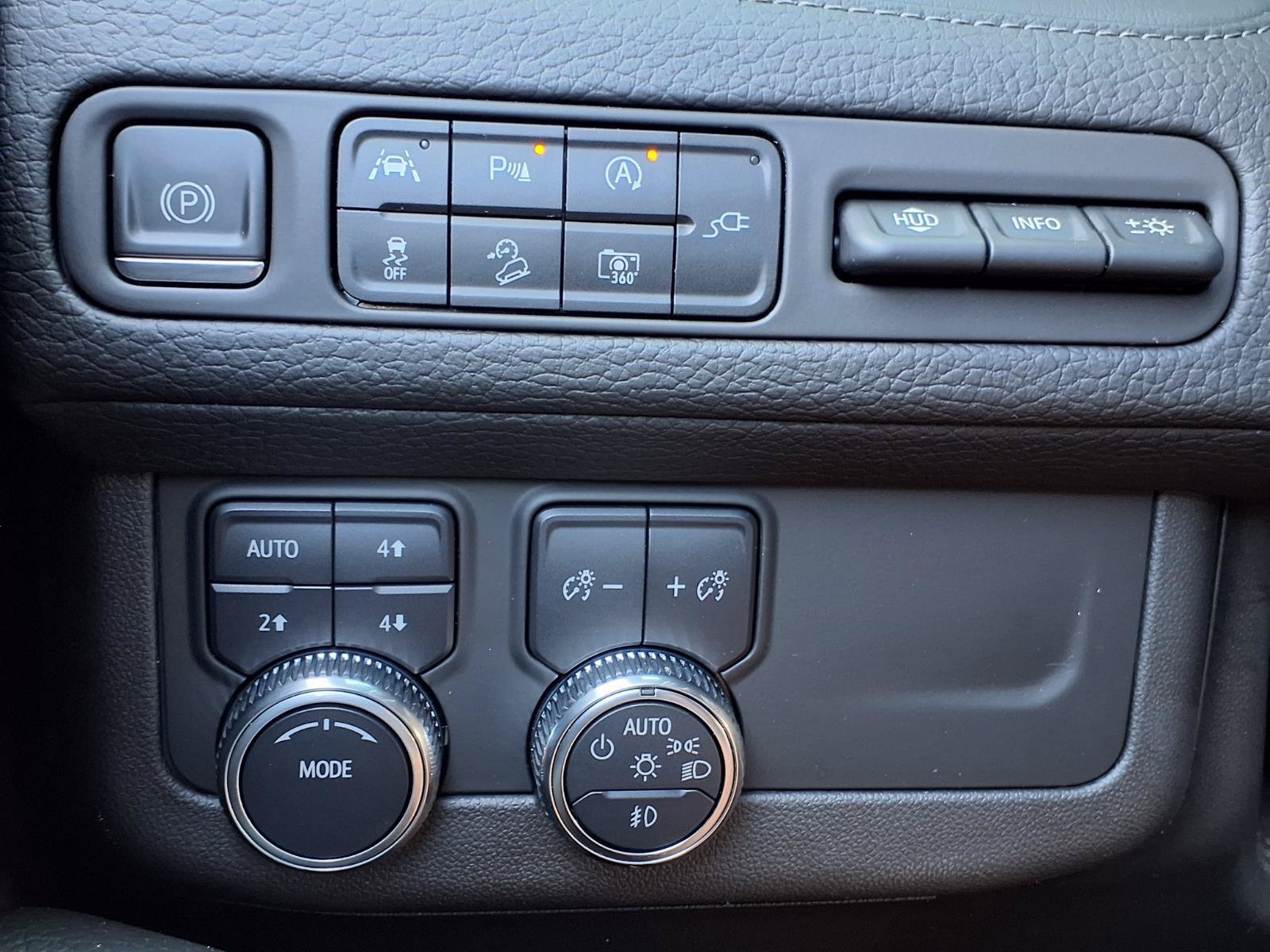 Used 2022 GMC Yukon Denali AWD/4WD image 19