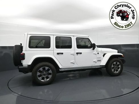 Used 2023 Jeep Wrangler Unlimited Sahara w/ LED Lighting Group AWD/4WD image 6