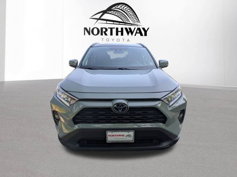 Used 2019 Toyota RAV4 XLE Premium w/ Cold Weather Package AWD/4WD image 8