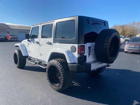 Used 2015 Jeep Wrangler Unlimited Sahara w/ Dual Top Group image 7