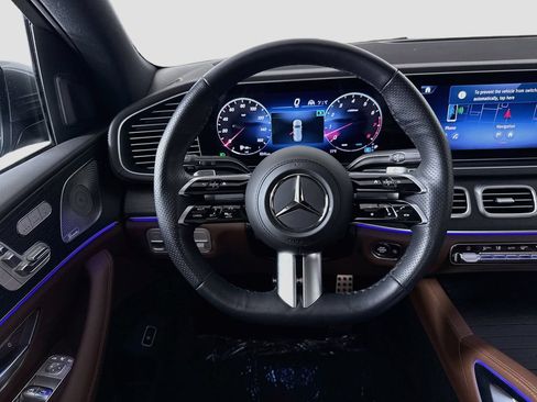 Used 2025 Mercedes-Benz GLS 450 4MATIC w/ AMG Line Exterior image 11