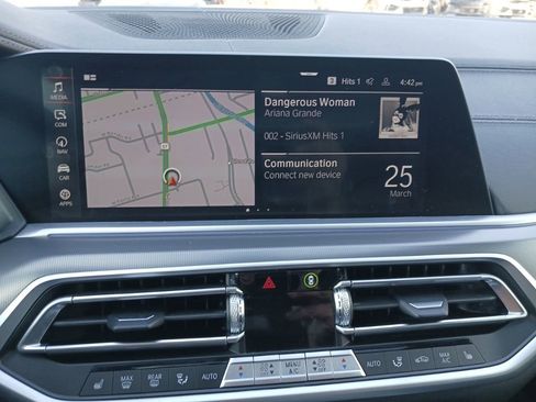 Used 2022 BMW X5 xDrive40i w/ Climate Comfort Package image 11