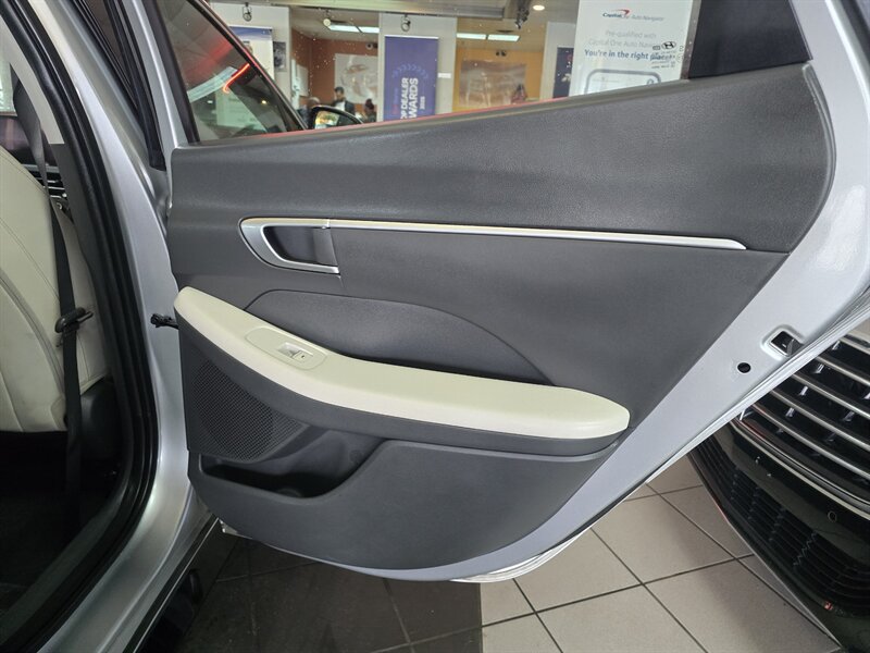 Used 2025 Hyundai Sonata SEL FWD image 15