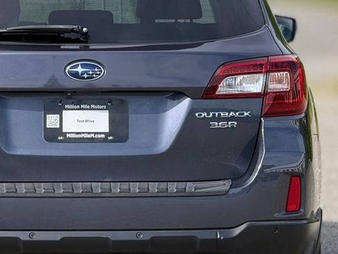 Used 2017 Subaru Outback 3.6R Limited AWD/4WD image 14