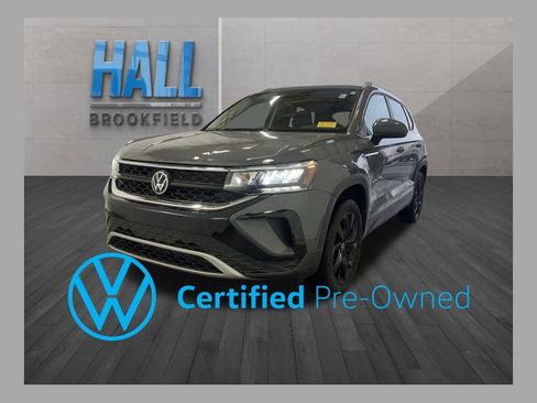 Certified 2022 Volkswagen Taos SE w/ Panoramic Sunroof Package image 1