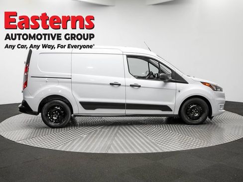 Used 2022 Ford Transit Connect XLT FWD image 4