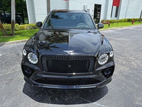 Used 2022 Bentley Bentayga AWD/4WD image 11