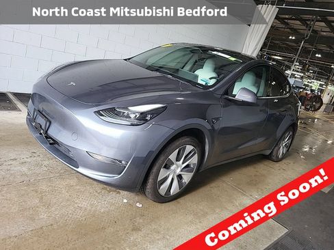 Used 2023 Tesla Model Y Long Range AWD/4WD image 1