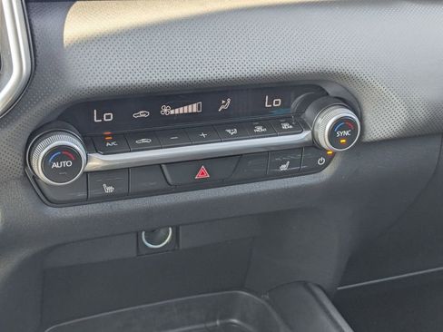 Used 2025 MAZDA CX-50 AWD 2.5 S w/ Premium Package image 22