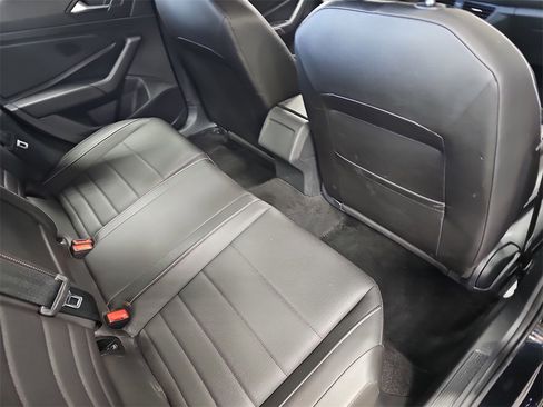 Used 2024 Volkswagen Jetta SE image 11