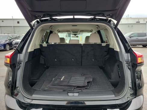 Used 2025 Nissan Rogue SV FWD image 8