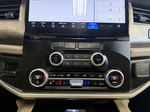Used 2024 Ford Expedition Max Limited image 17