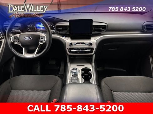 Used 2024 Ford Explorer XLT image 7