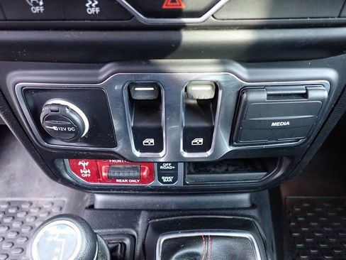 Used 2021 Jeep Wrangler Rubicon image 22