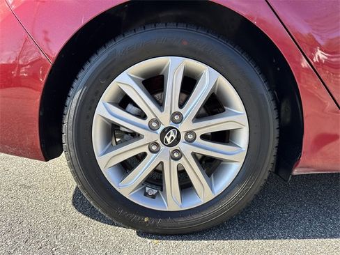 Used 2015 Hyundai Elantra SE w/ Option Group 02 image 17