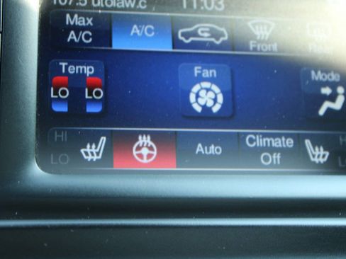 Used 2015 Chrysler 200 S w/ Comfort Group image 24