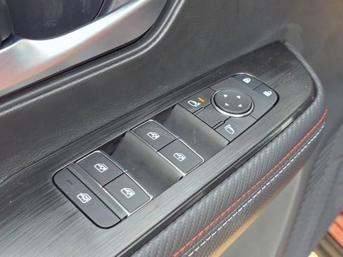 New 2026 Nissan Kicks SR image 17