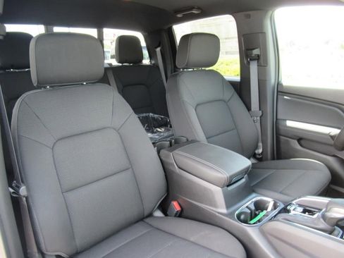 New 2025 GMC Canyon Elevation w/ Convenience Package image 9